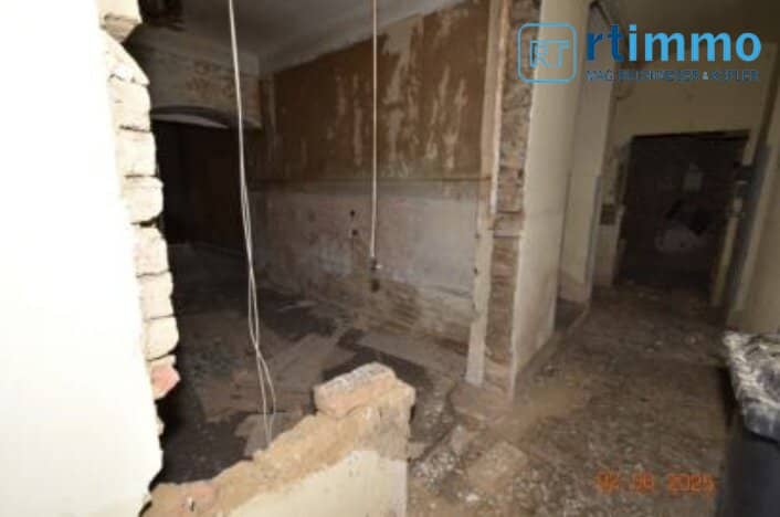 Demolition ready tenement house in a sought after central location in 1100 Vienna living area 903 m²