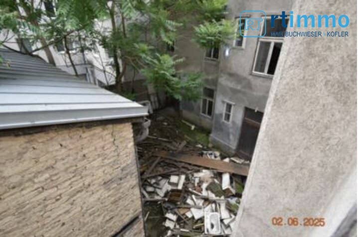 Demolition ready tenement house in a sought after central location in 1100 Vienna living area 903 m²