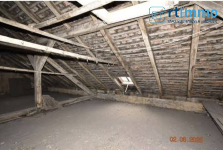 Demolition ready tenement house in a sought after central location in 1100 Vienna living area 903 m²