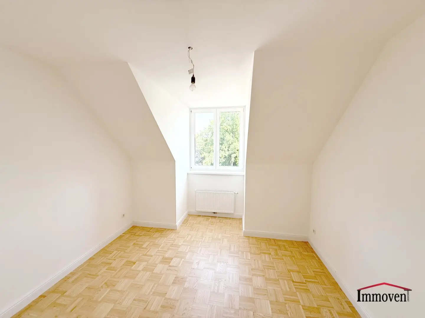 Commission free Renovated First Occupancy Generous and bright 4 room apartment on the top floor with private garden and additional GOODIES