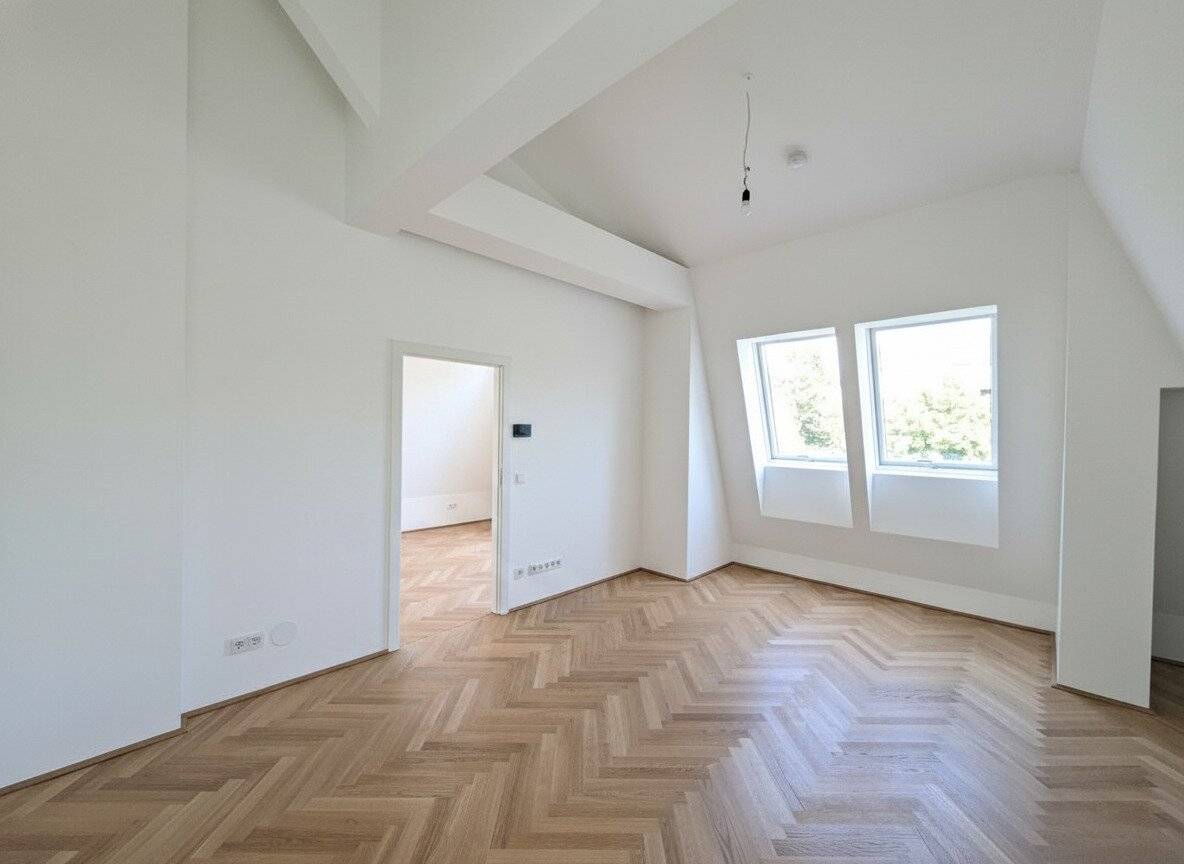 Commission-free from the owner First occupancy Great two room attic apartment in an old building