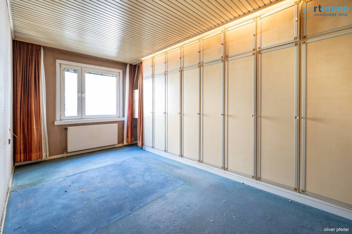 Renovation needed, spacious 5 room apartment in 1050 Wien your new home on 129 m² with lift