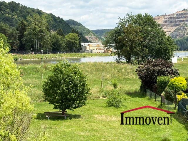 RUHELAGE - Älteres Haus mit großem Garten sucht neue Besitzer