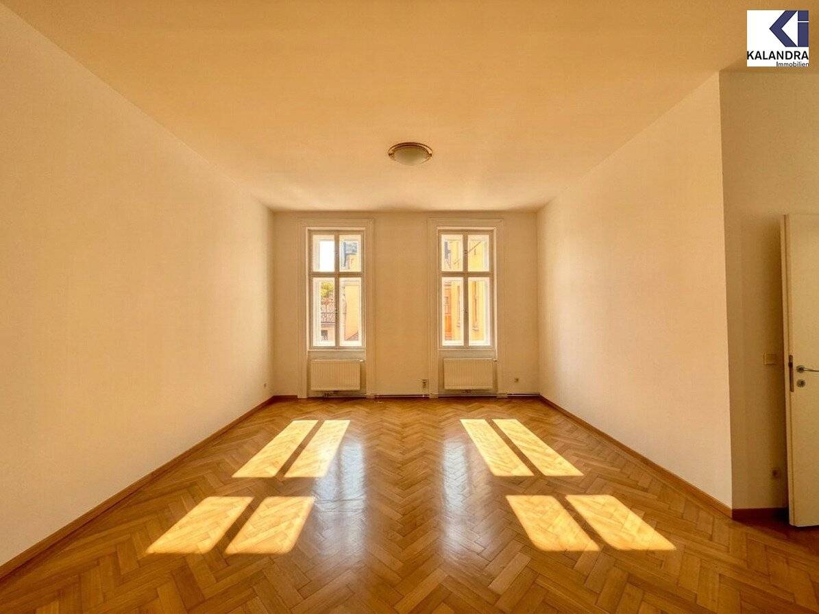 360 TOUR // GENERALSANIERTES ALTBAUBÜRO NAHE BÖRSE