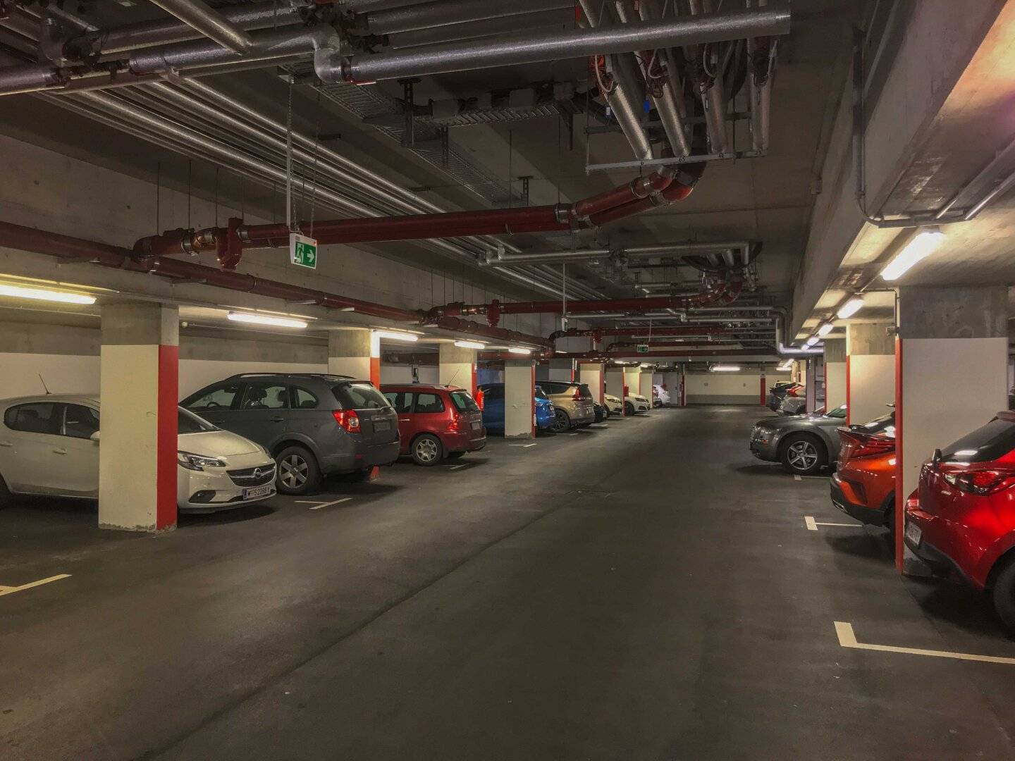 PROVISIONSFREI VOM EIGENTÜMER! WIENERBERG! AUTO-TIEFGARAGENPLATZ!