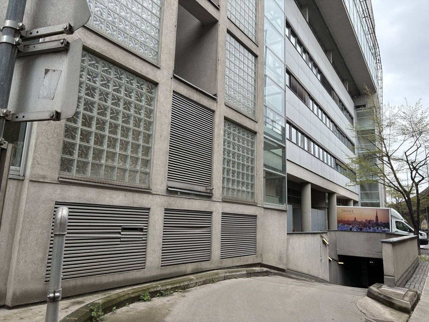 PROVISIONSFREI VOM EIGENTÜMER! TIEFGARAGENPLATZ NAHE U4 HEILIGENSTADT!