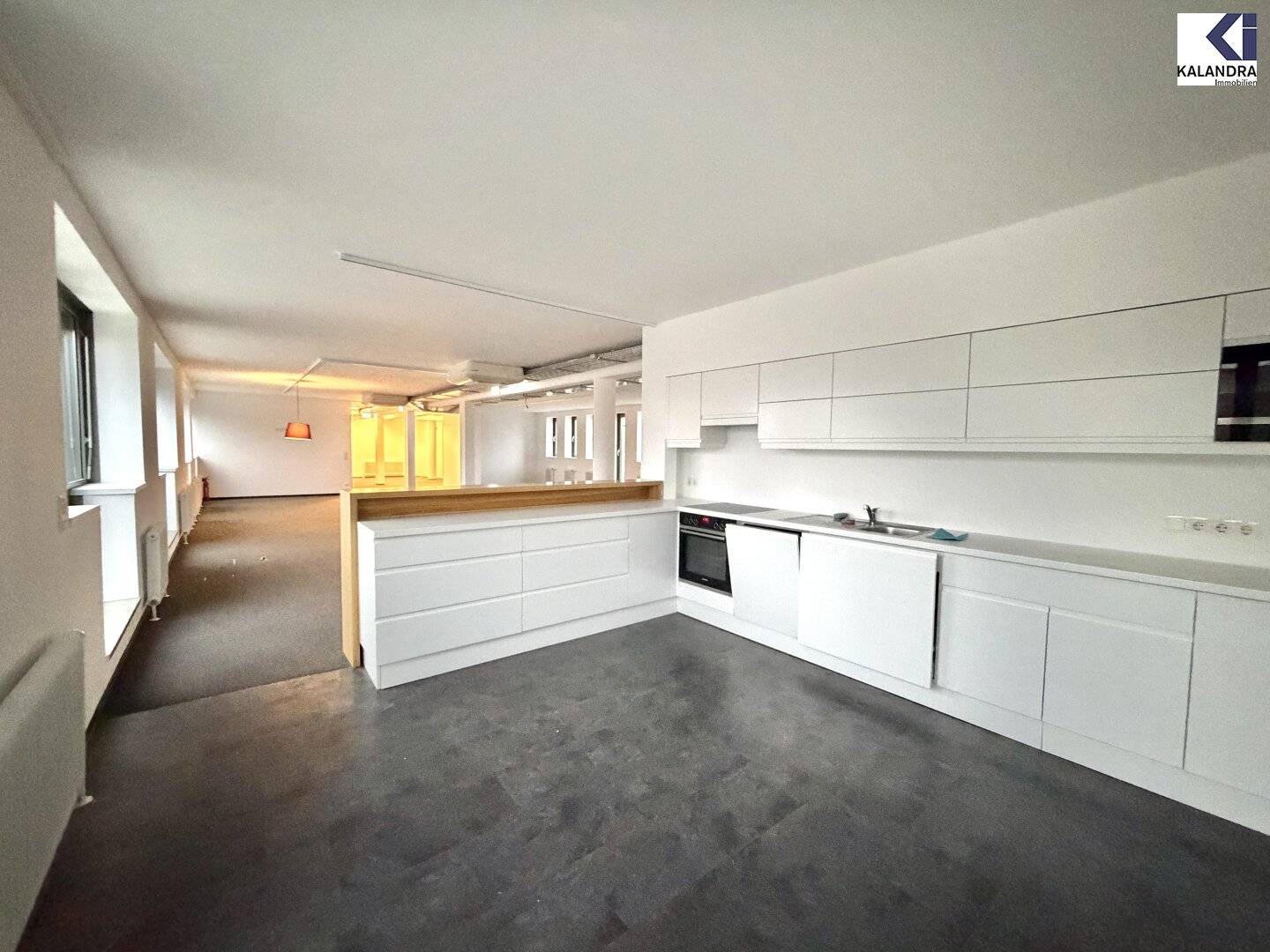 360 TOUR // OFFICE SPACE IN THE FABIANIHAUS
