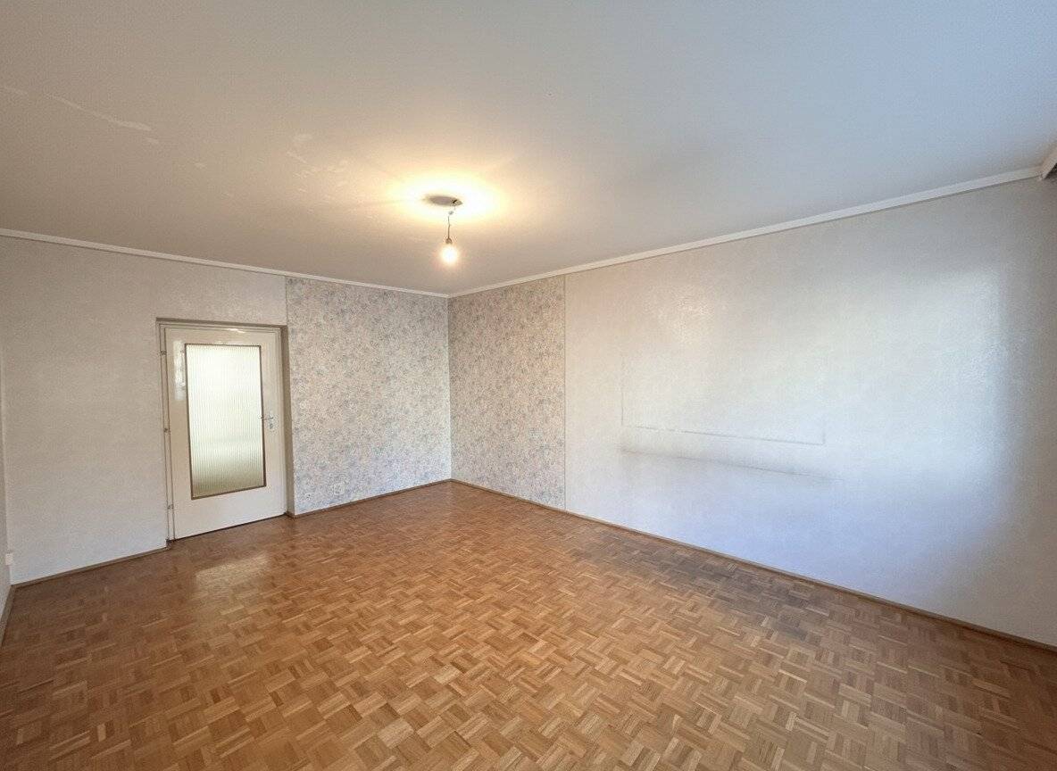 New price! Commission-free! Beautiful 3-room apartment with loggia near U4!