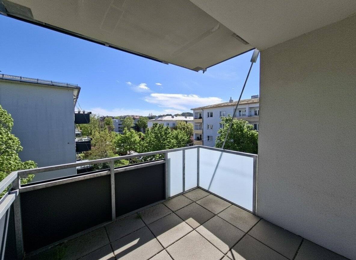 No commission from the owner Great 2-room apartment with large south loggia near U4