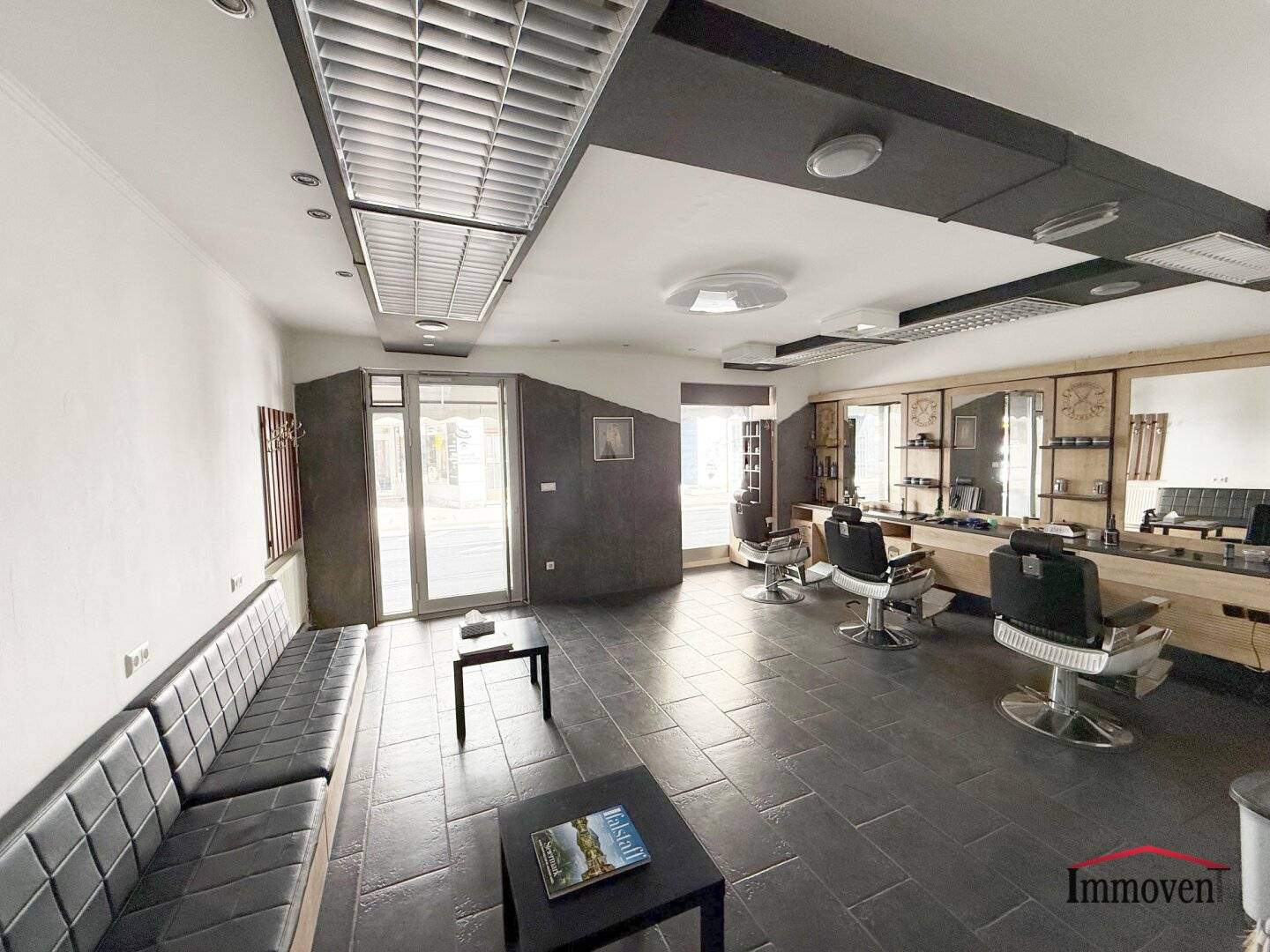 Retail space with very good infrastructure