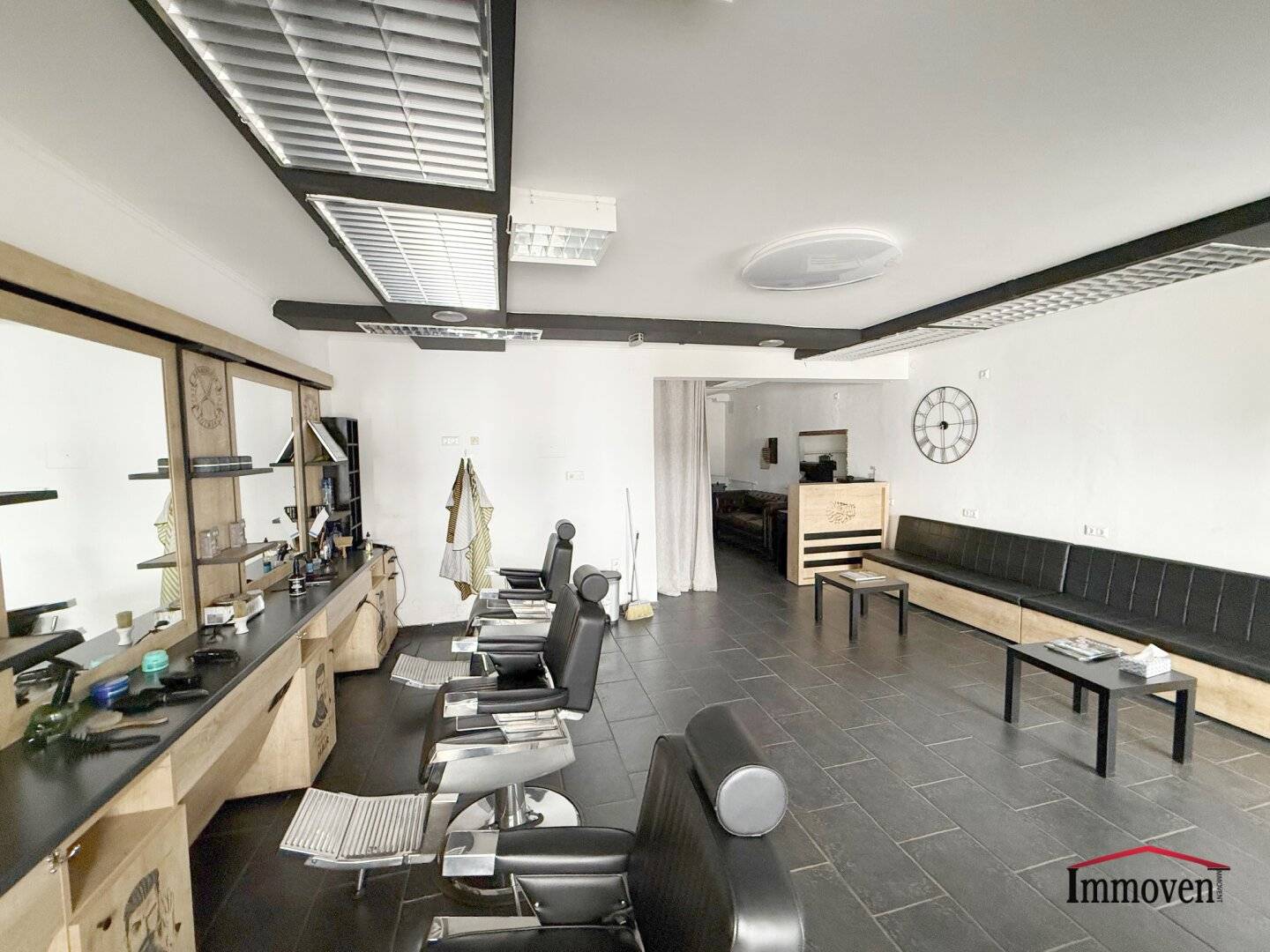Retail space with very good infrastructure