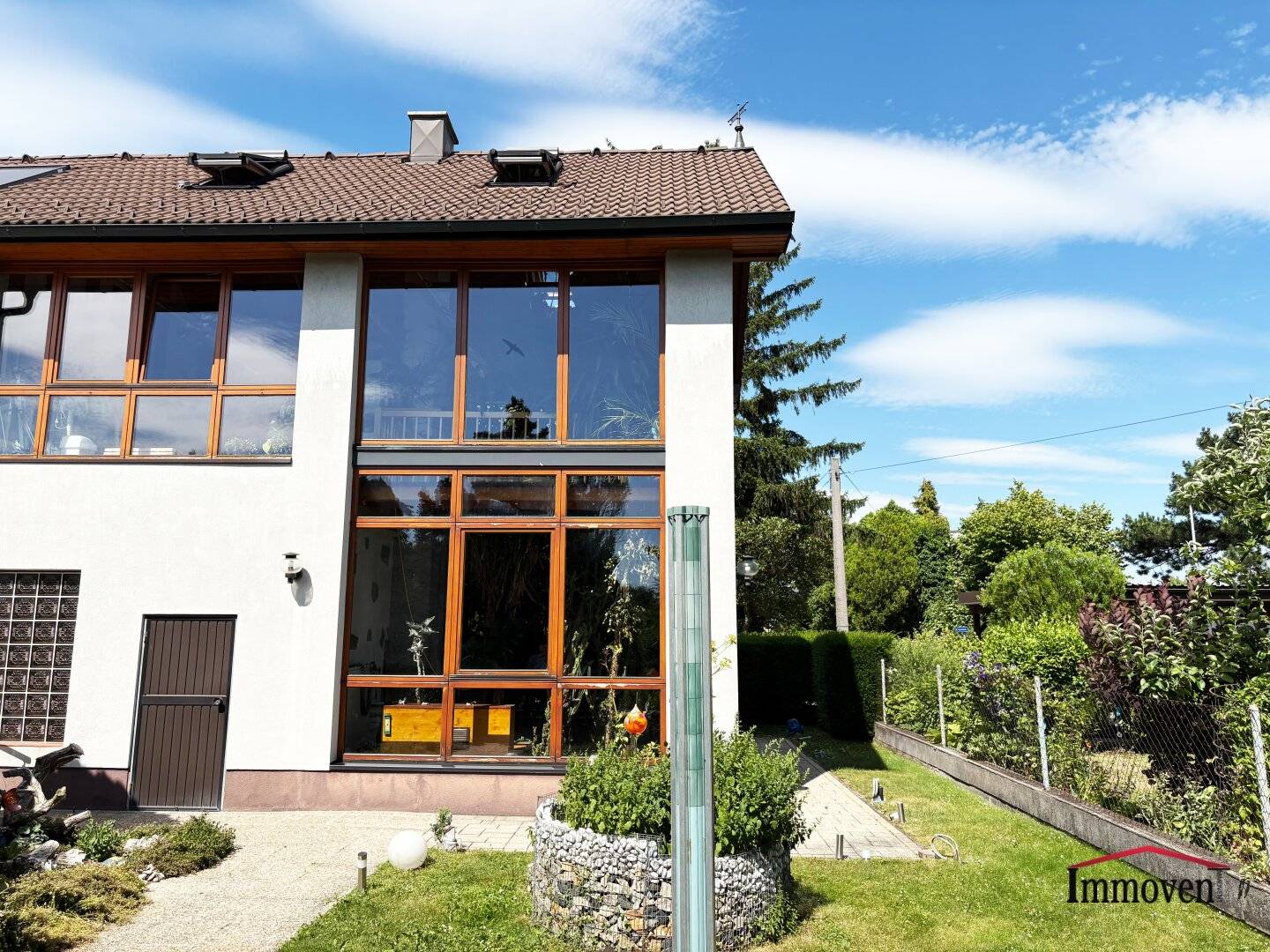 Gorgeous winter garden and large single-family house fully furnished in a sought-after location in Wagram (St. Pölten)