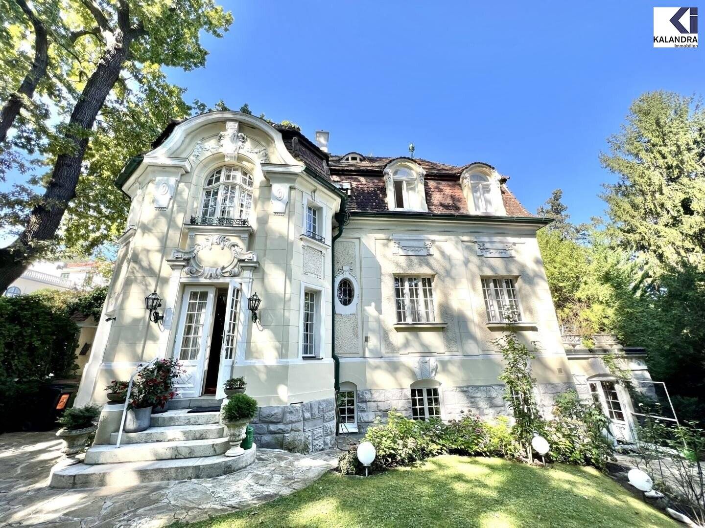 360° TOUR // HIETZINGER OLD BUILDING VILLA
