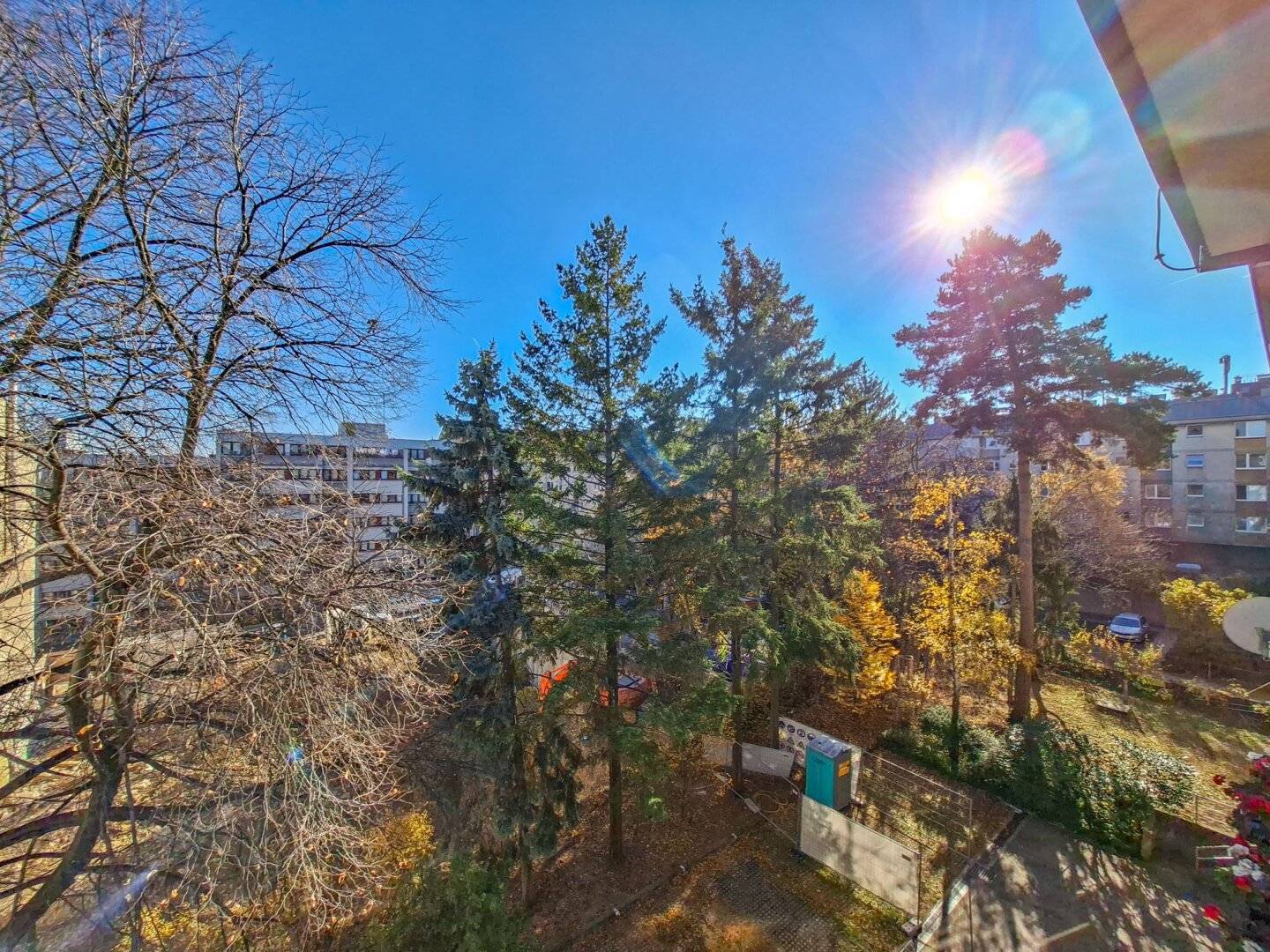 Provision-free Spacious well laid out 4 room apartment with loggia in Ottakring