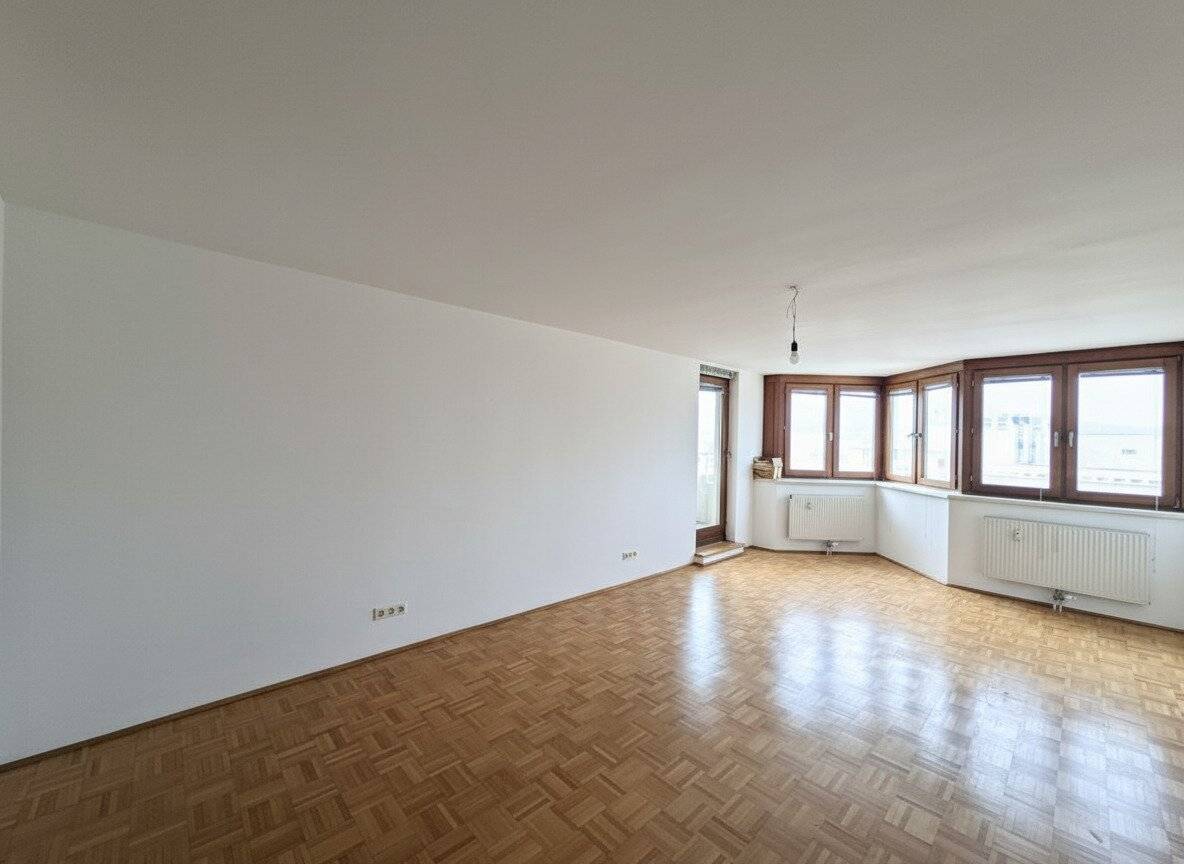 Commission-free from the owner! Distant view! Top 4 room apartment with loggia near U4Now
