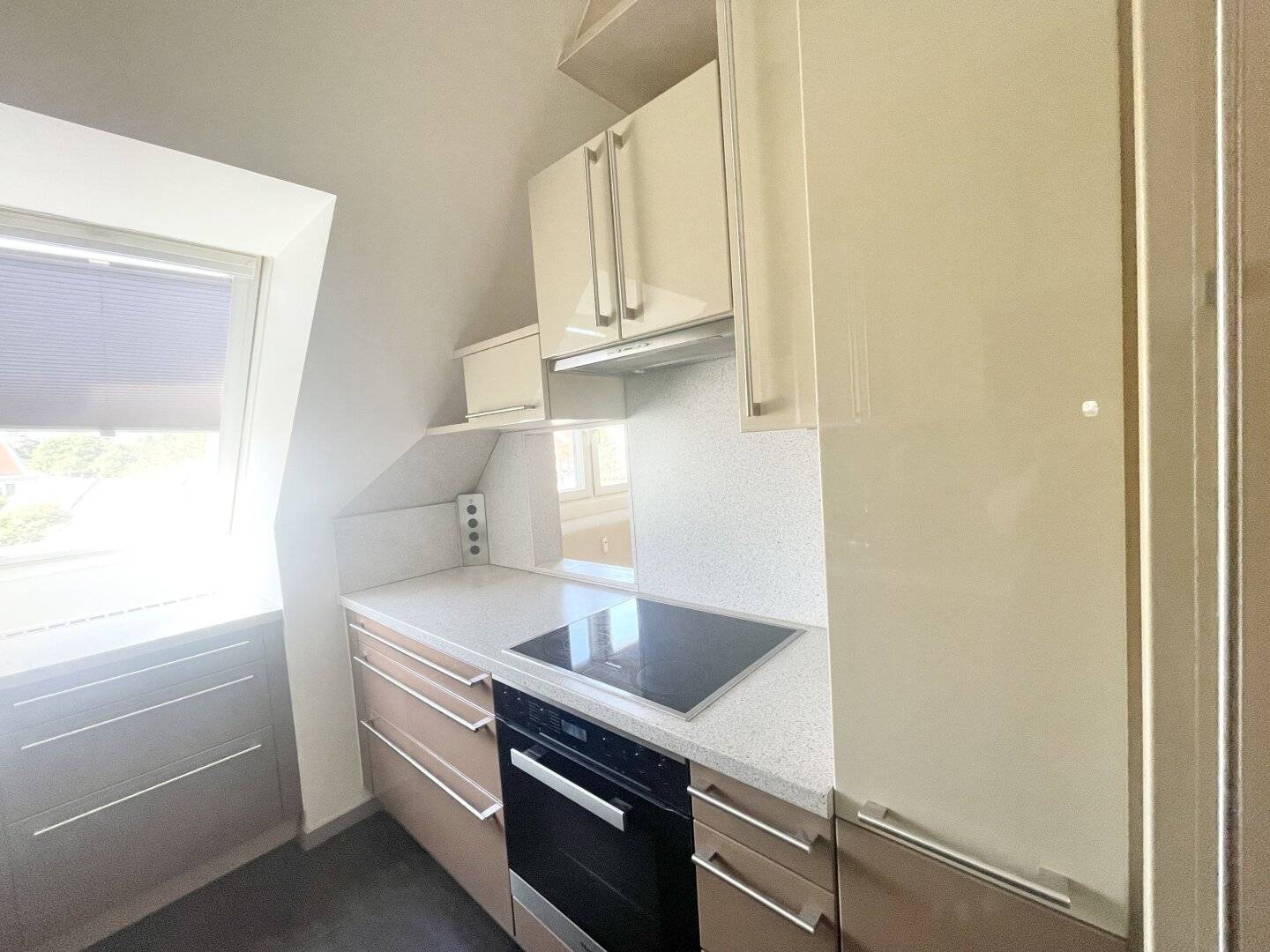 Commission-free from the owner! Great 3 room apartment in the attic in Atzgersdorf