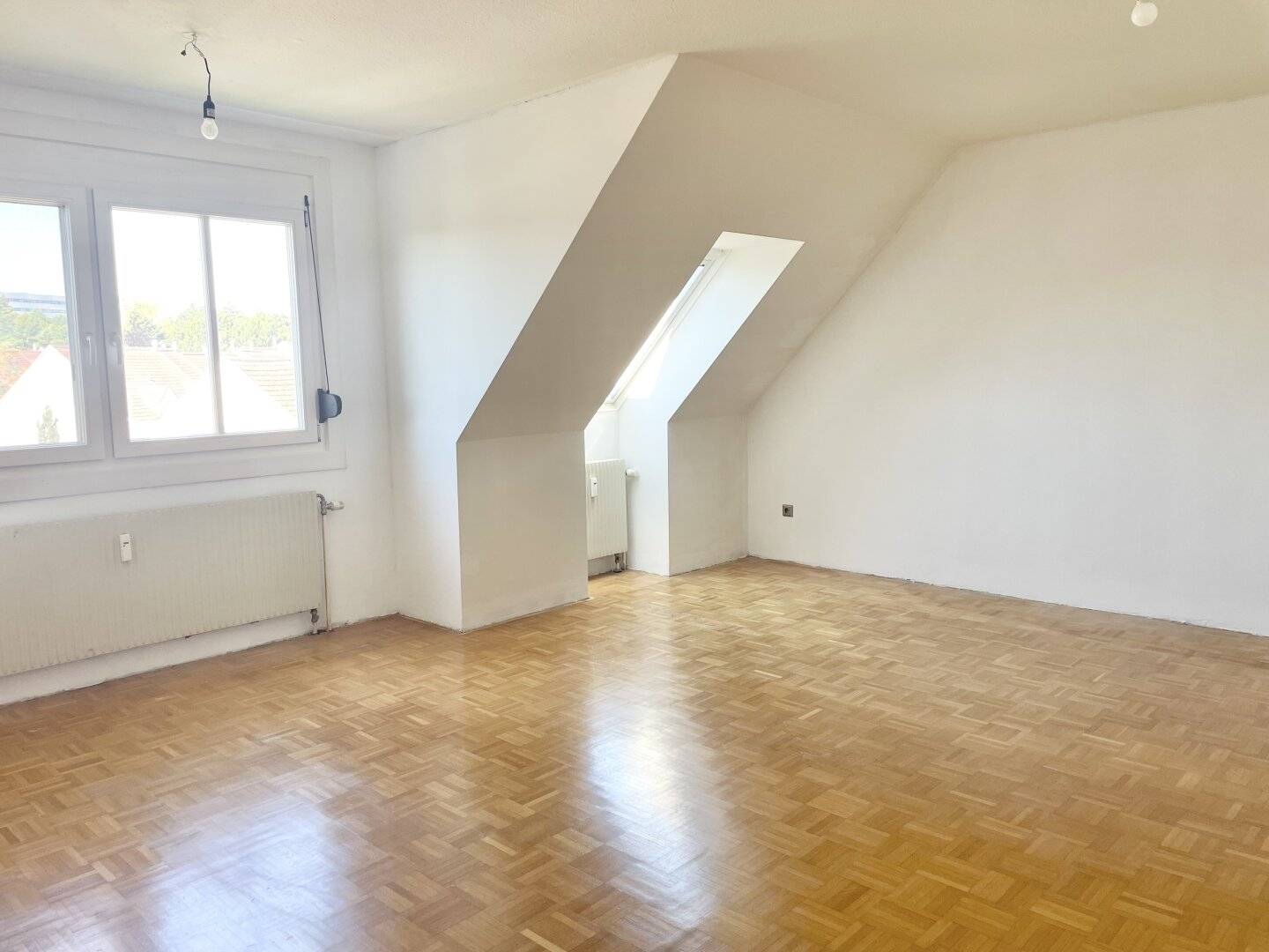 Commission-free from the owner! Great 3 room apartment in the attic in Atzgersdorf