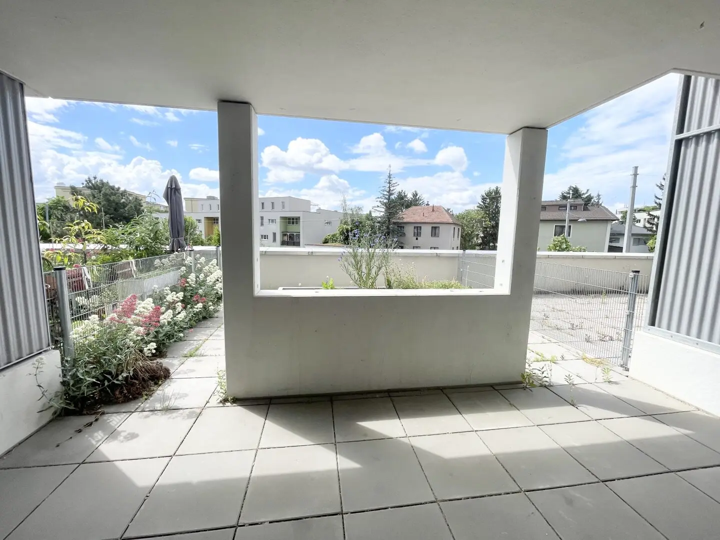 PROVISIONSFREI VOM EIGENTÜMER! TERRASSENWOHNUNG MIT 2-ZIMMERN NÄHE U6 ERLAAER STRASSE!