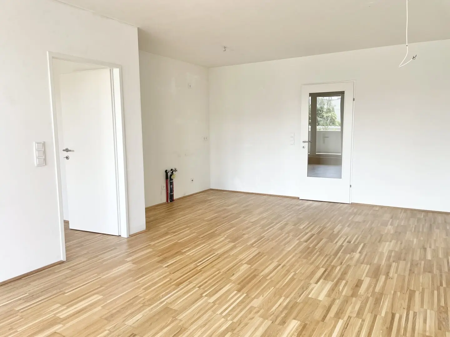 PROVISIONSFREI VOM EIGENTÜMER! TERRASSENWOHNUNG MIT 2-ZIMMERN NÄHE U6 ERLAAER STRASSE!