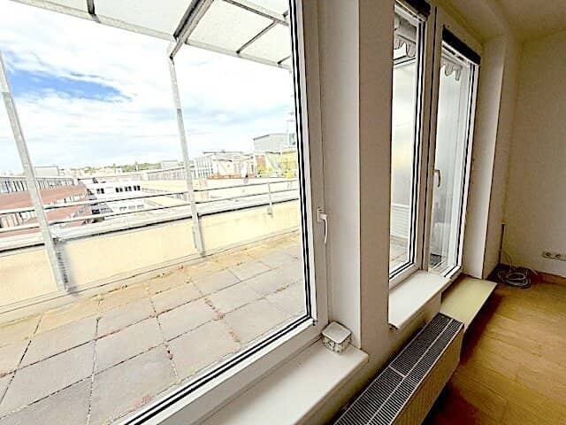Commission-free from the owner Two room apartment with large terrace near U4 Heiligenstadt
