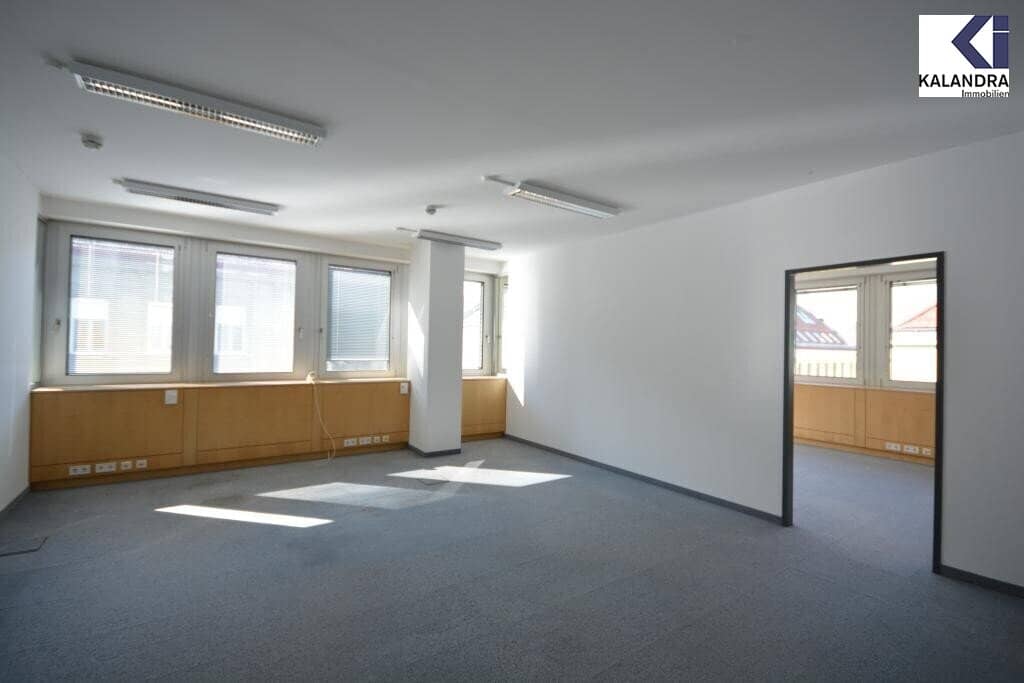 MODERNE BÜROFLÄCHEN