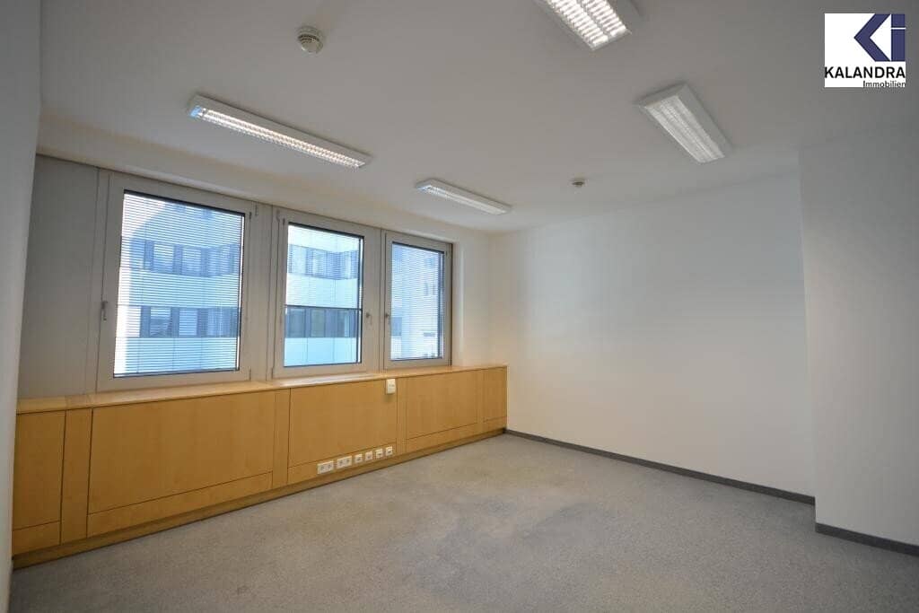 MODERNE BÜROFLÄCHEN