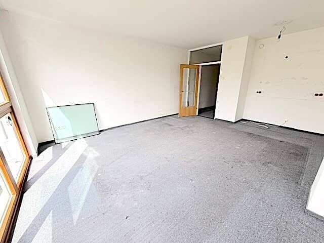 New price! No commission from the owner! Quiet 2-room apartment in the Saileräckergasse!","de":"NEUER PREIS! PROVISIONSFREI VOM EIGENTÜMER! RUHIGE 2-ZIMMER WOHNUNG IN DER SAILERÄCKERGASSE!"},