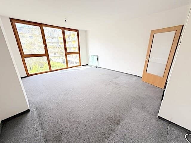 New price! No commission from the owner! Quiet 2-room apartment in the Saileräckergasse!","de":"NEUER PREIS! PROVISIONSFREI VOM EIGENTÜMER! RUHIGE 2-ZIMMER WOHNUNG IN DER SAILERÄCKERGASSE!"},