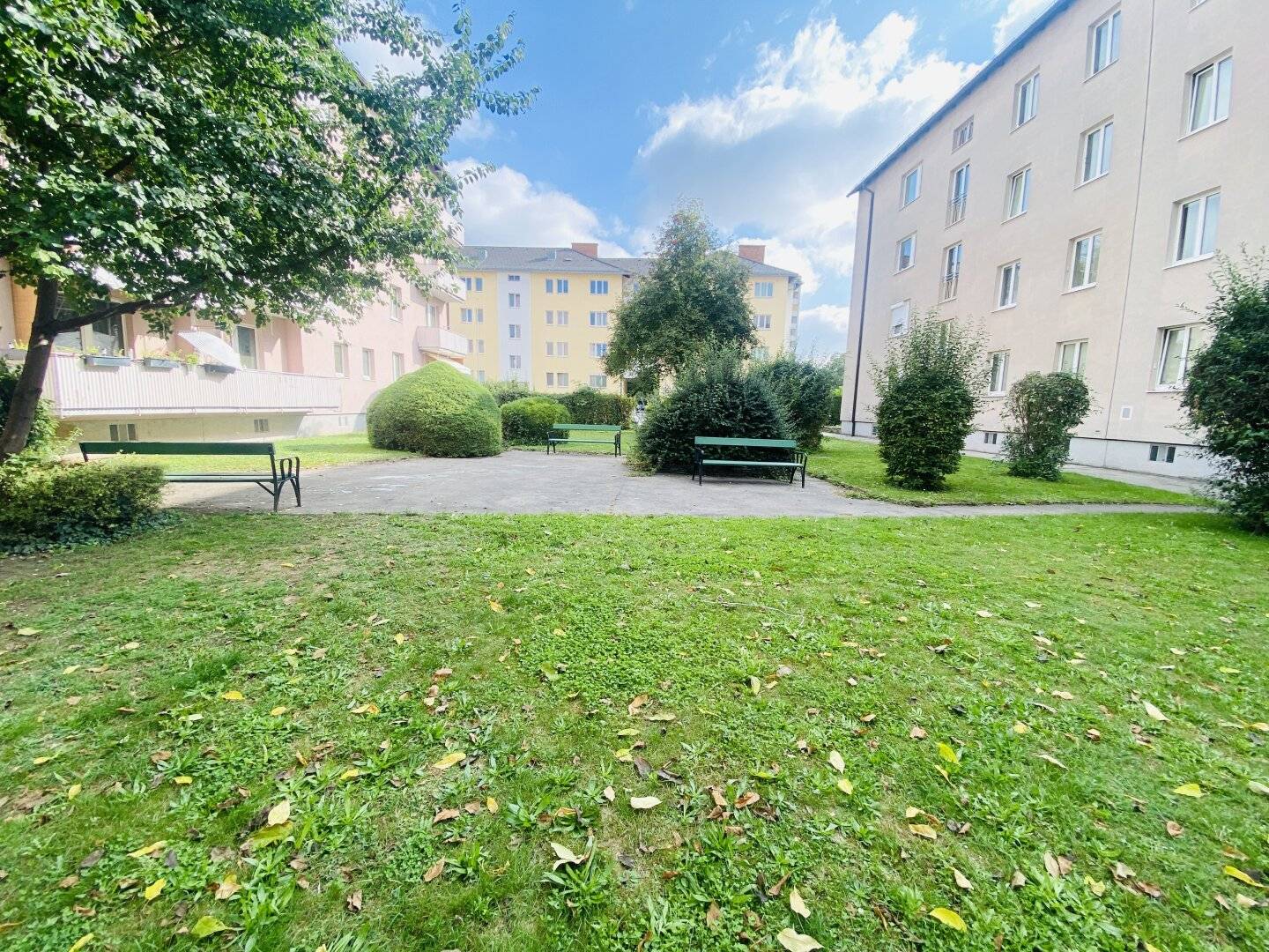 Commission-free from the owner! 4-room apartment in a good residential location