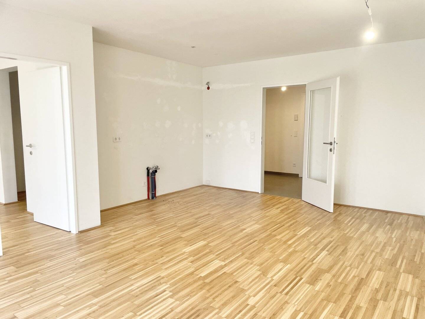 Commission-free from the owner! 2-room apartment with a loggia and good connectivity!