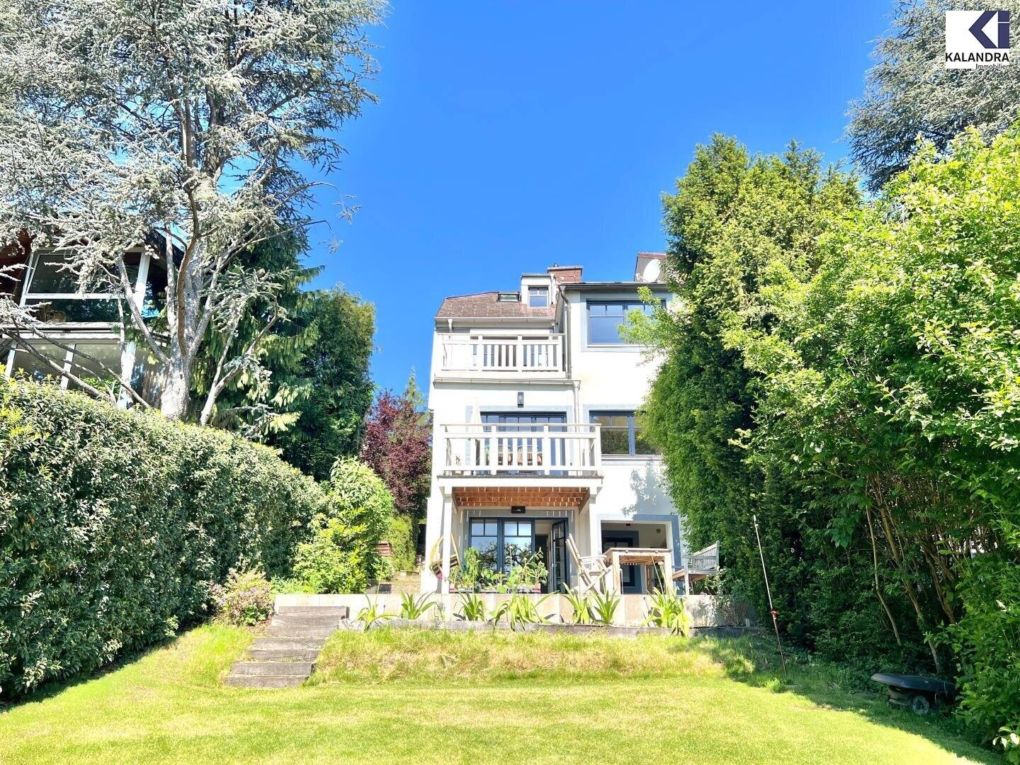 360 TOUR // Completely Renovated Single-Family House in Dornbach with Unobstructed Vienna View