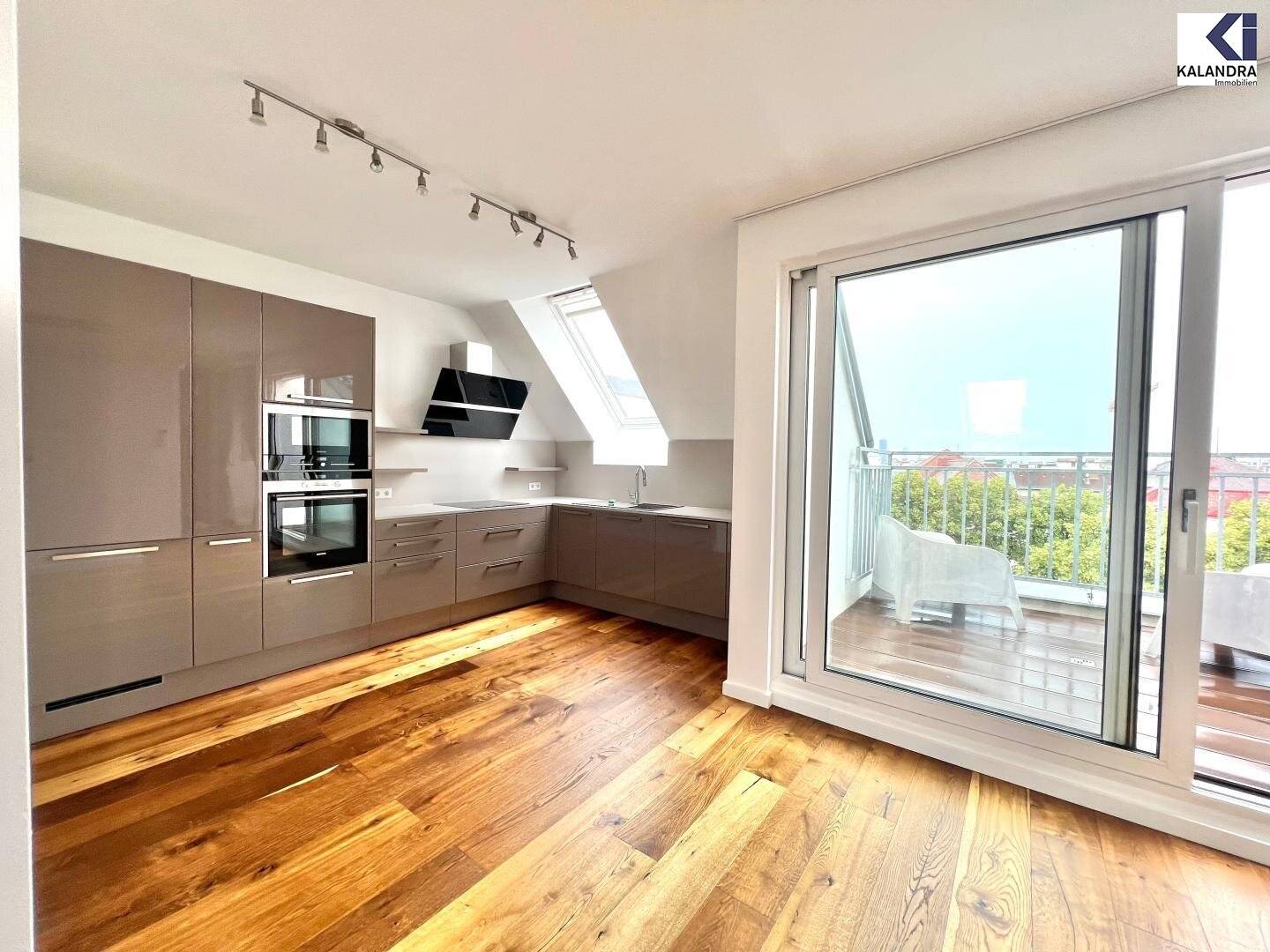 360° TOUR // DACHGESCHOßWOHNUNG mit TERRASSE