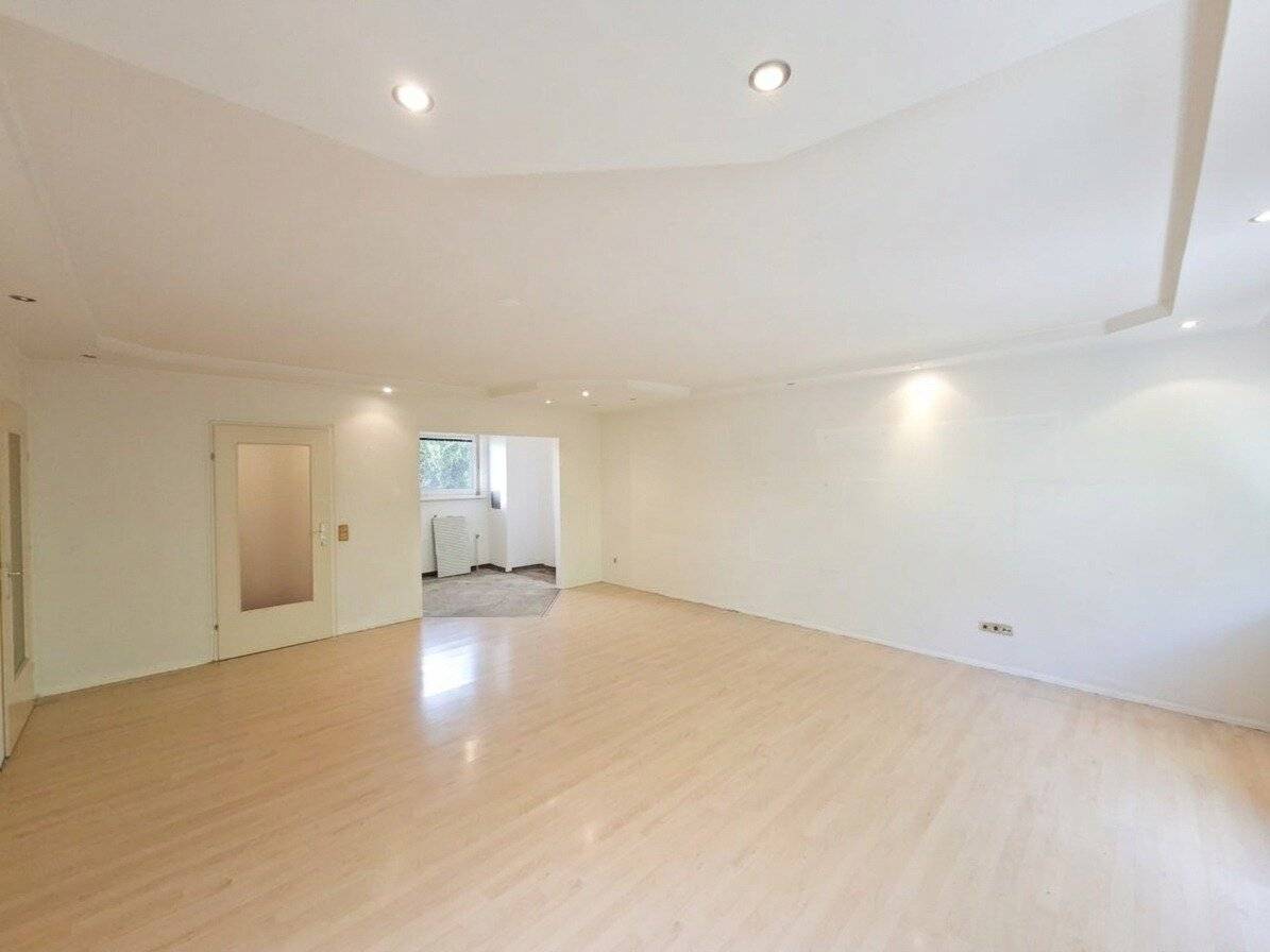 Commission-free from the owner! Garden apartment! 3-room apartment with terrace and private garden