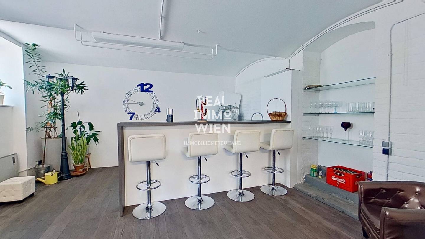 Attractive basement commercial space in the 3rd district versatile use near Landstraße Wien Mitte that is faithful to the German title in wording and place names sicher.