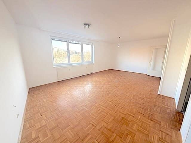 New price Commission-free from the owner 1 room apartment in Forsthausgasse 16","de":"NEUER PREIS! PROVISIONSFREI VOM EIGENTÜMER! 1-ZIMMER WOHNUNG IN DER FORSTHAUSGASSE 16!"},