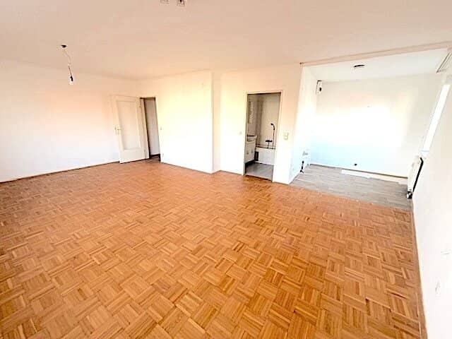 New price Commission-free from the owner 1 room apartment in Forsthausgasse 16","de":"NEUER PREIS! PROVISIONSFREI VOM EIGENTÜMER! 1-ZIMMER WOHNUNG IN DER FORSTHAUSGASSE 16!"},