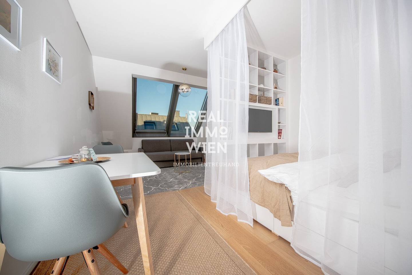 Ready to live luxurious furnished serviced all in commission free