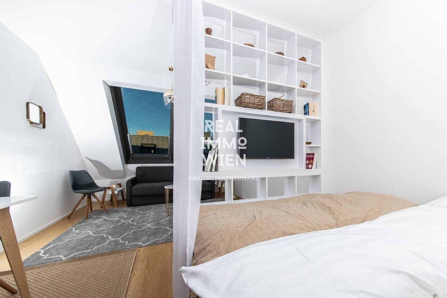 Ready to live luxurious furnished serviced all in commission free