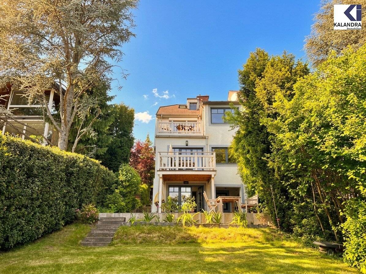 360 TOUR // Completely Renovated Single-Family House in Dornbach with Unobstructed Vienna View