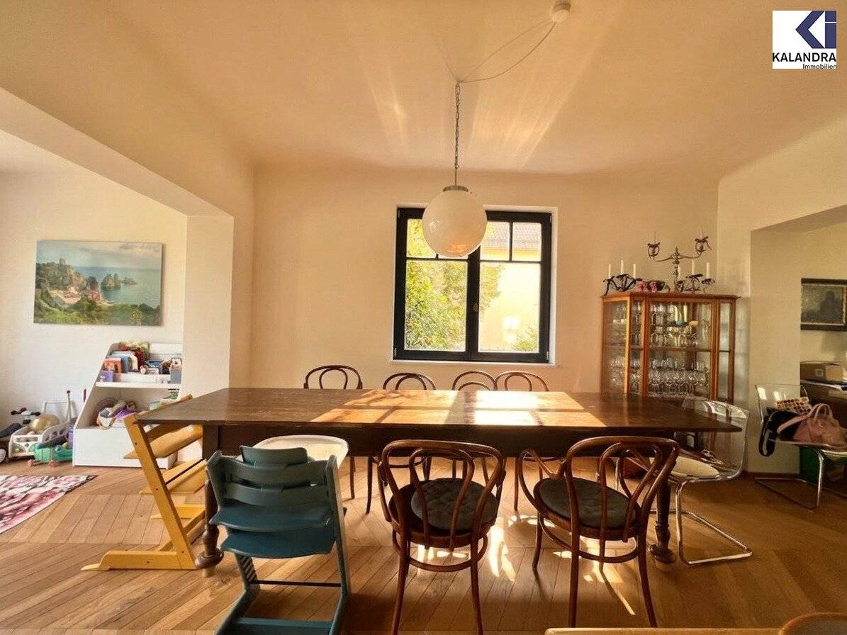 360 TOUR // Completely Renovated Single-Family House in Dornbach with Unobstructed Vienna View