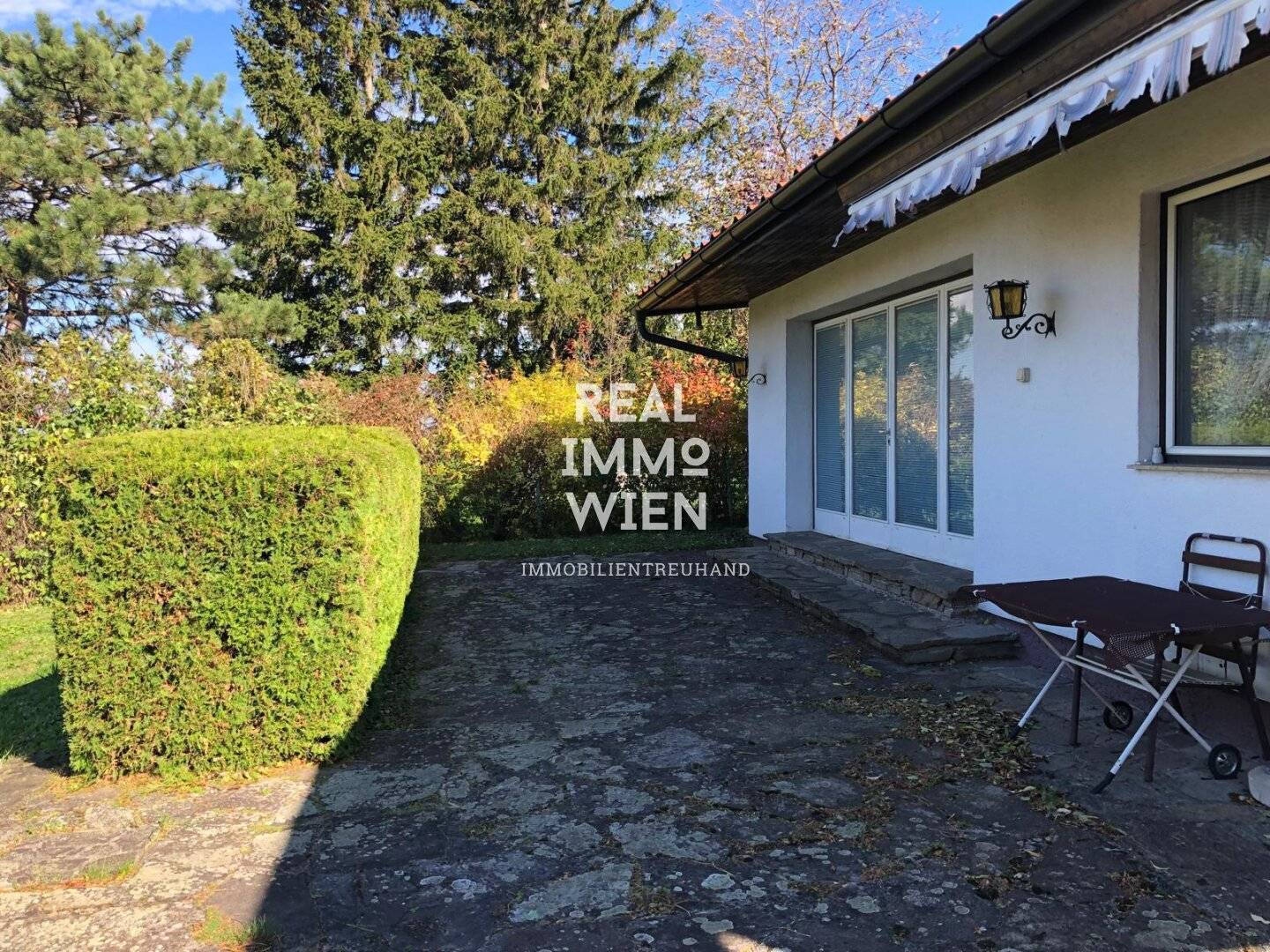 Wilfersdorf - Haus/Baugrund in Traumruhelage mit Fernblick und externer Garage