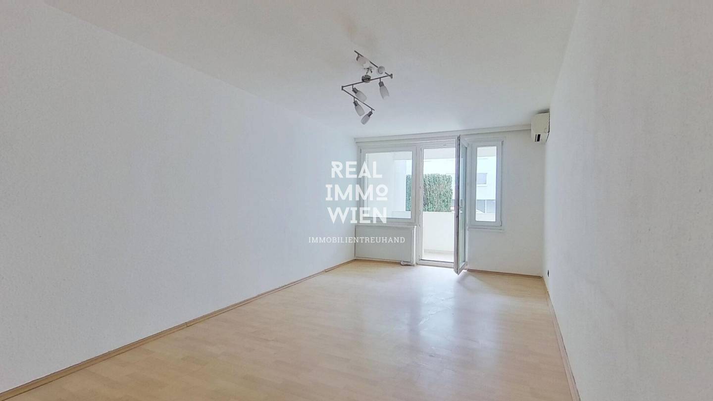 Highlight in 1140 Vienna: Pleasant three room apartment with loggia and top connectivity (93 m²)