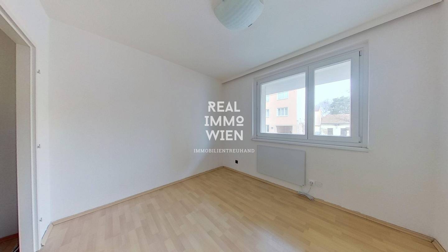 Highlight in 1140 Vienna: Pleasant three room apartment with loggia and top connectivity (93 m²)
