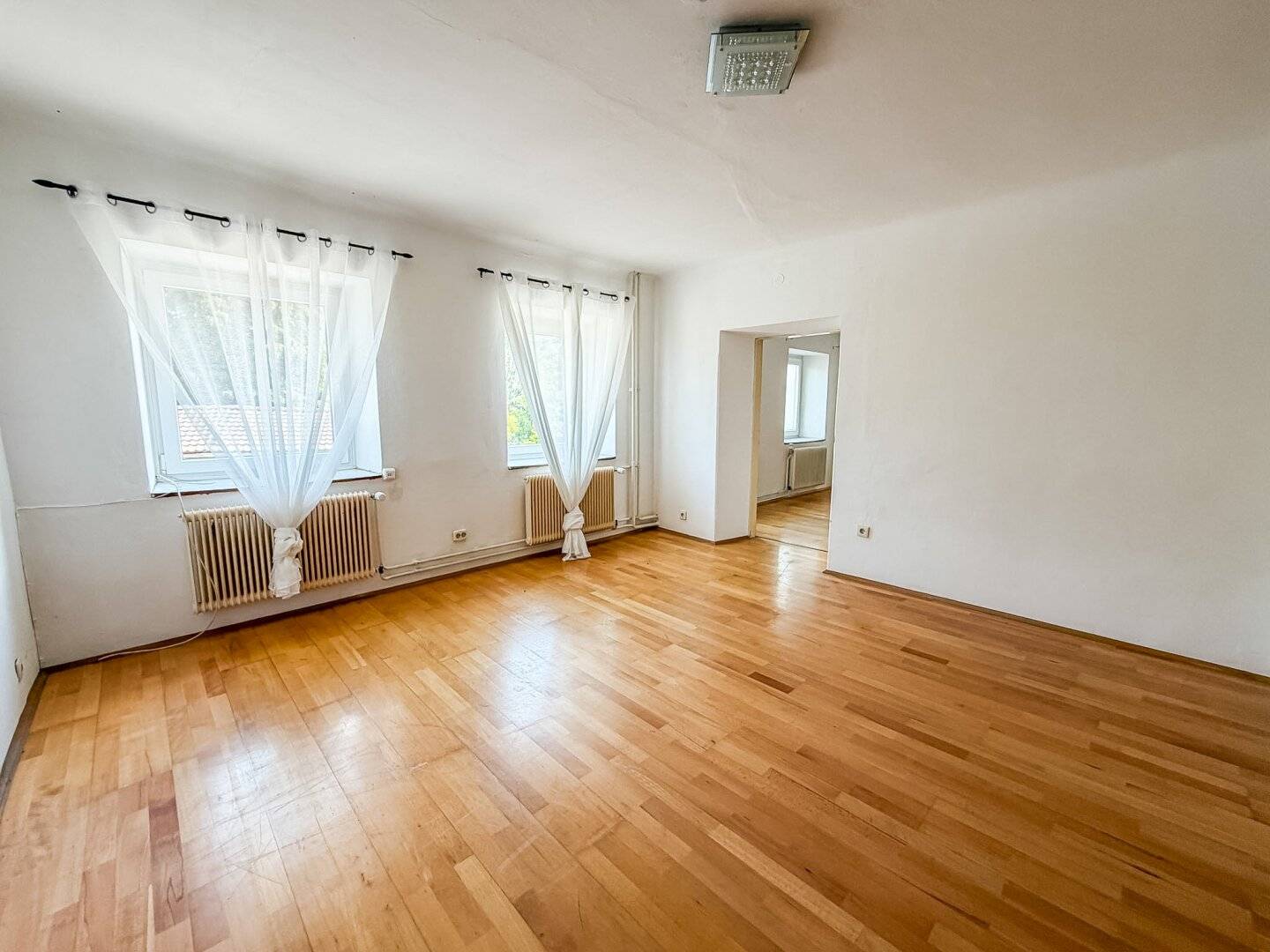 LEBENSTRAUM MIT WEITBLICK – IDYLLISCHES ANWESEN MIT STALL, WIESEN UND WALD IN ABSOLUTER RUHELAGE IN PATERNION!