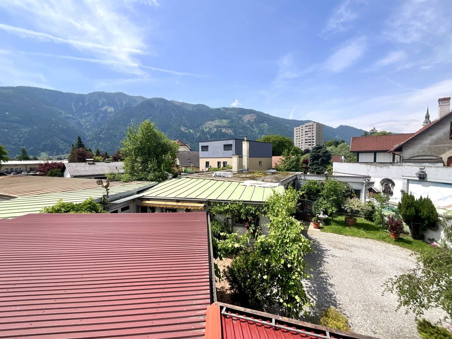 VIEL PLATZ, BESTE LAGE UND GROSSES POTENTIAL! 4-ZIMMER-EIGENTUMSWOHNUNG NAHE DEM ZENTRUM VON SPITTAL AN DER DRAU!