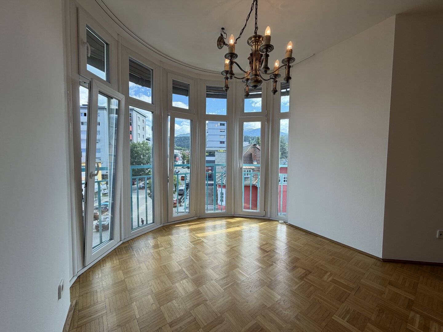 WOHNEN ÜBER DEN DÄCHERN VON SPITTAL – SONNIGE EIGENTUMSWOHNUNG MIT GROSSZÜGIGER DACHTERRASSE UND PANORAMABLICK!