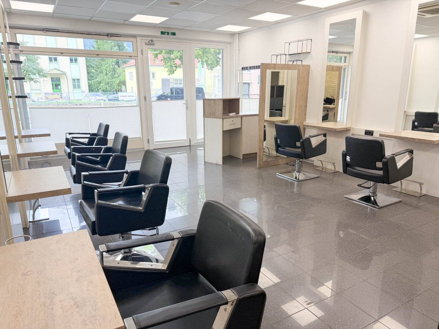 Fully equipped hair salon in central location in Spittal an der Drau