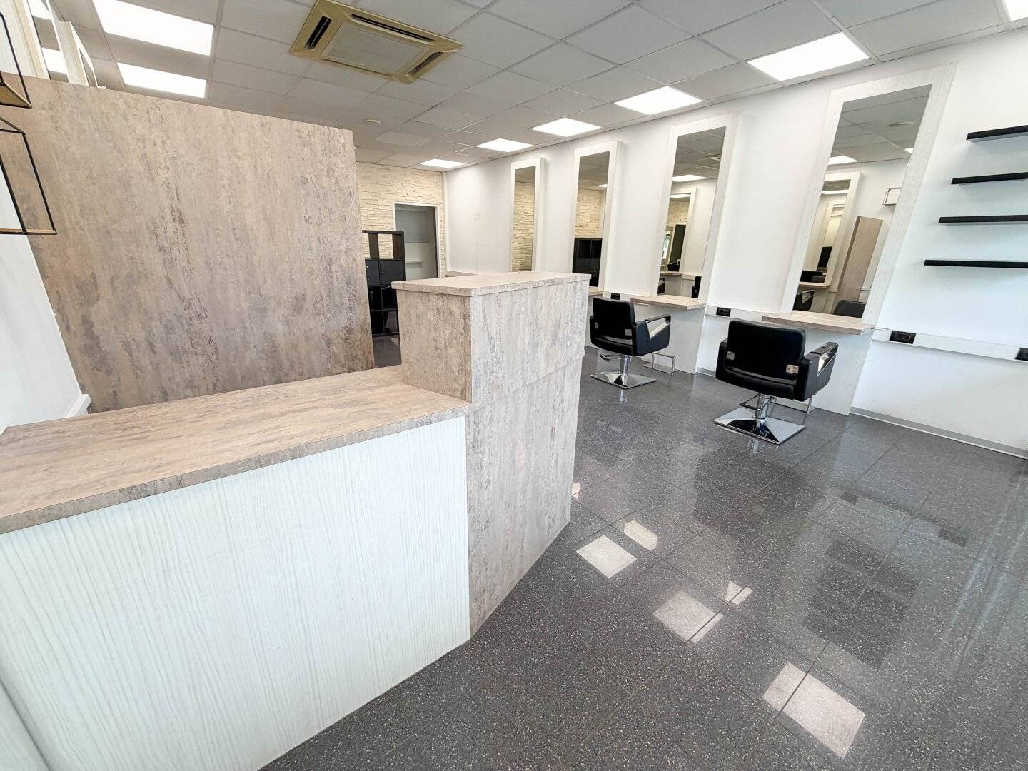 Fully equipped hair salon in central location in Spittal an der Drau