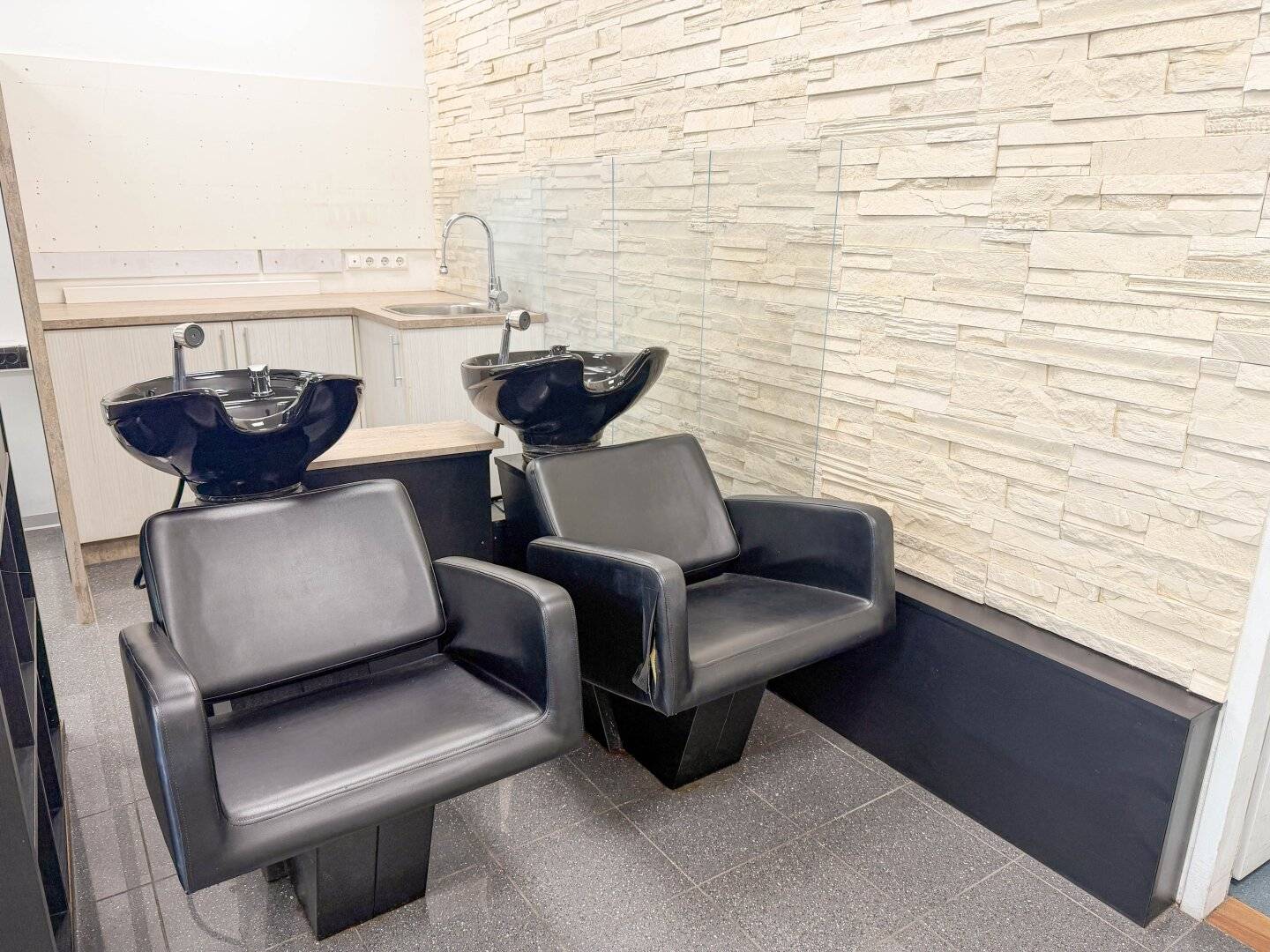 Fully equipped hair salon in central location in Spittal an der Drau