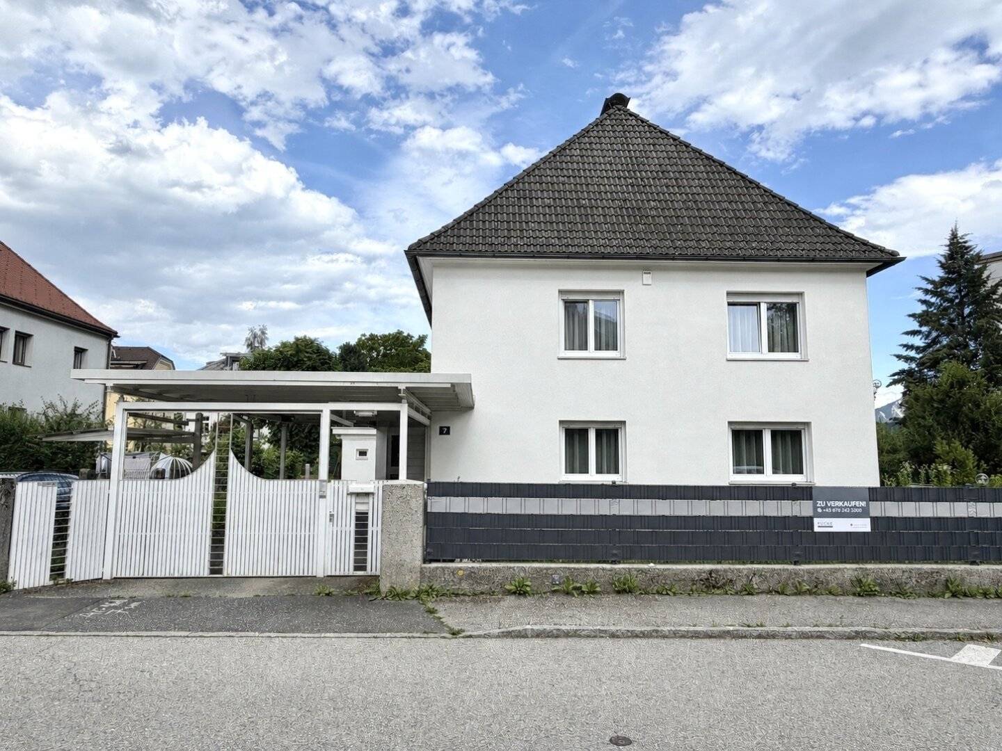 GROSSZÜGIGER FAMILIENTRAUM IM HERZEN VILLACHS MIT POOL, SAUNA & GARTEN!